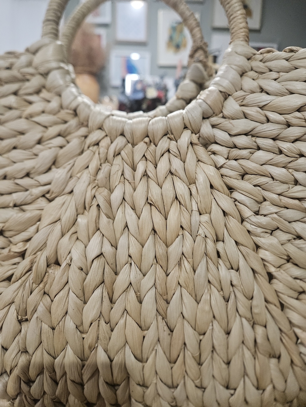 Bujibaja Woven Corn Husk & Raffia Tote Bag – Natural Straw - Picture 11 of 15